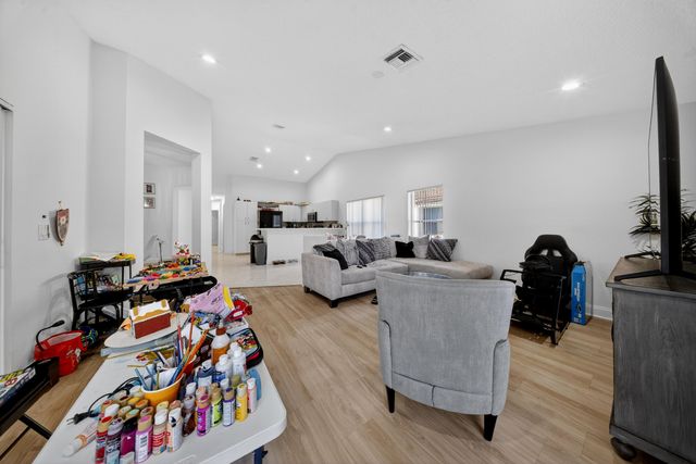 113 Egret, Greenacres, FL 33413