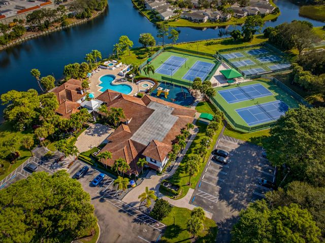 113 Egret, Greenacres, FL 33413