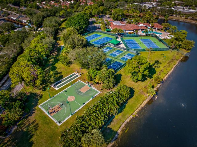 113 Egret, Greenacres, FL 33413
