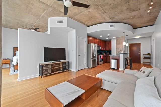 360 Nueces ST 2706, Austin, TX 78701