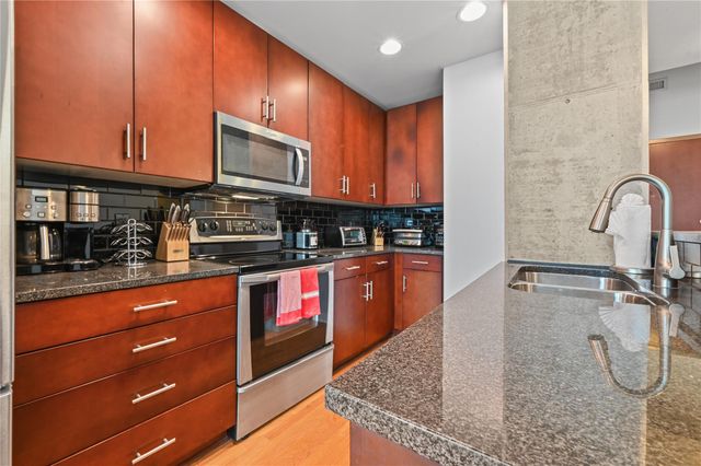 360 Nueces ST 2706, Austin, TX 78701