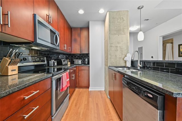 360 Nueces ST 2706, Austin, TX 78701