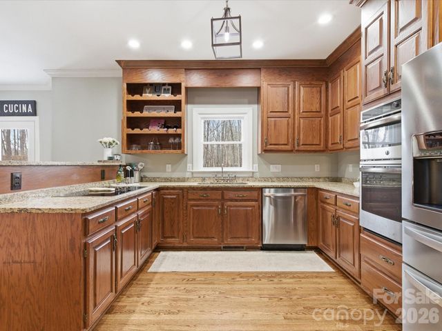 6700 Tree Hill Road, Matthews, NC 28104