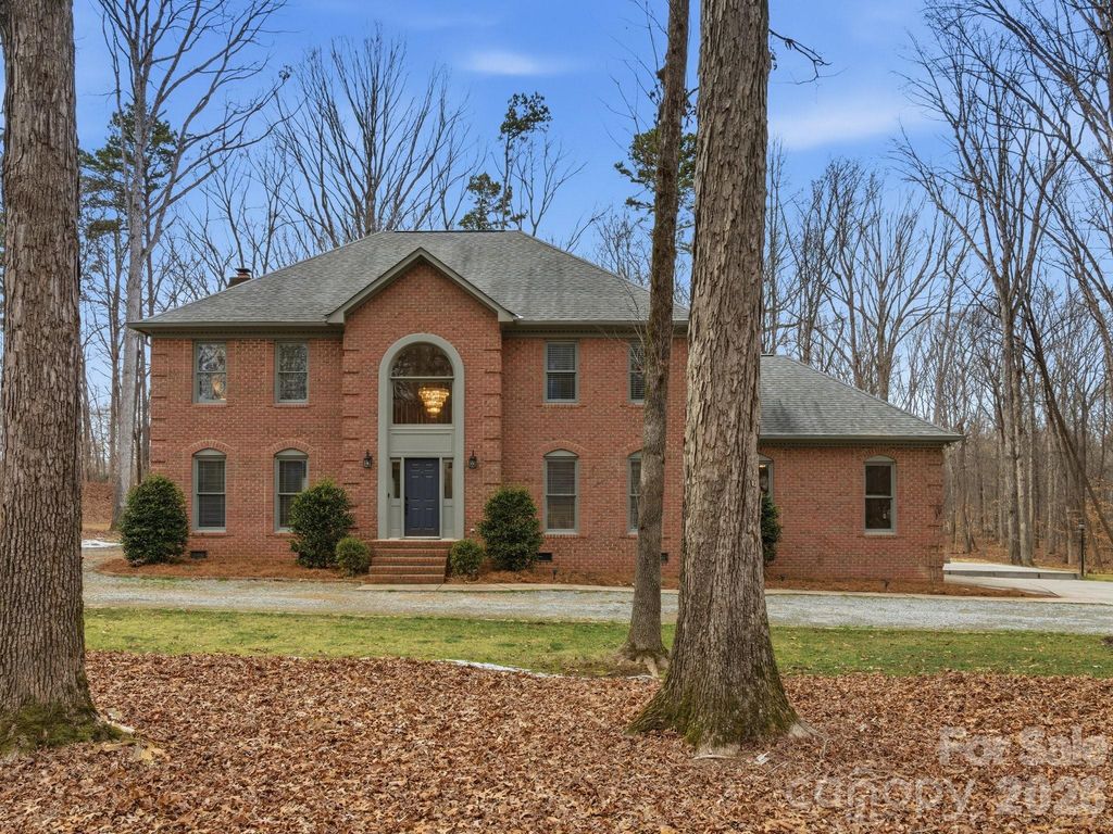 6700 Tree Hill Road, Matthews, NC 28104