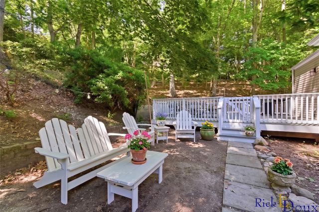 223 Old Post Road, Port Jefferson, NY 11777