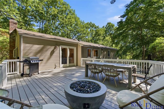 223 Old Post Road, Port Jefferson, NY 11777