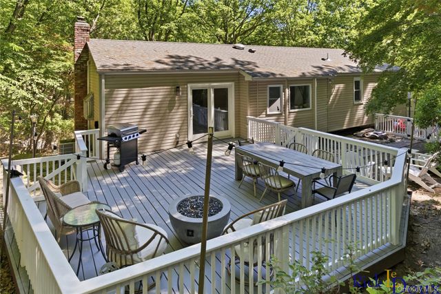 223 Old Post Road, Port Jefferson, NY 11777