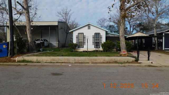 522 Avenue B, Poteet, TX 78065