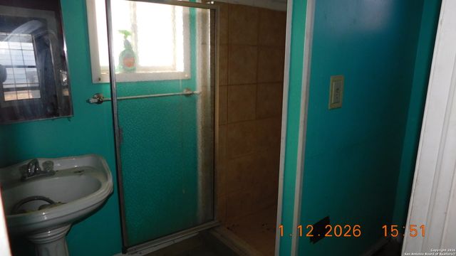 522 Avenue B, Poteet, TX 78065