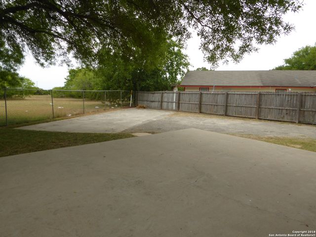 11002 Gaylord Dr, San Antonio, TX 78224