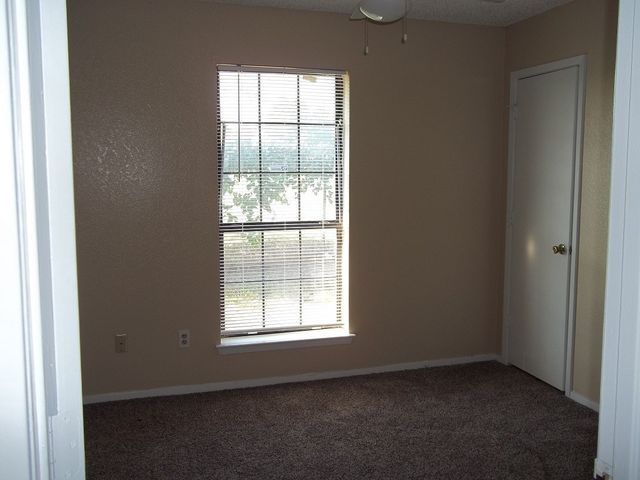 1757 Carrington Drive, Glenn Heights, TX 75154