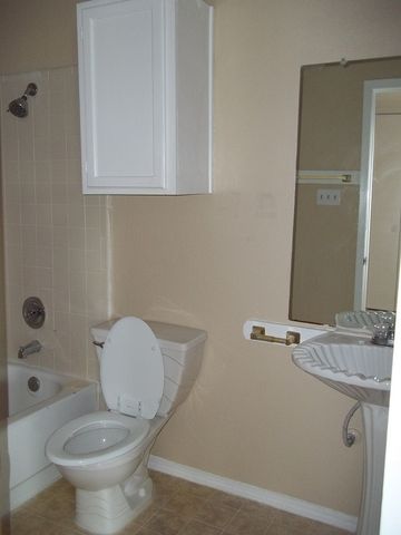 1757 Carrington Drive, Glenn Heights, TX 75154