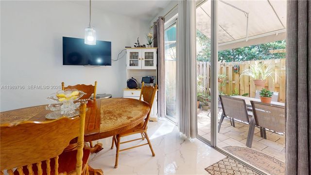 809 NW 170th Terrace 26, Pembroke Pines, FL 33028