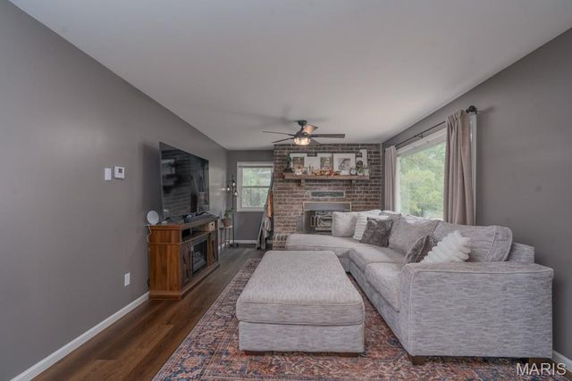 19511 Elder Road, Lebanon, MO 65536