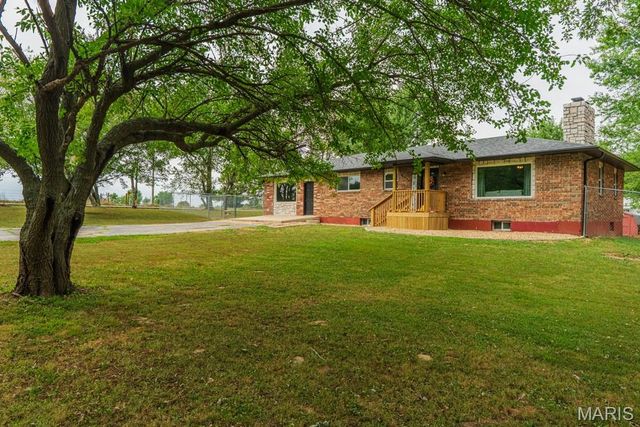 19511 Elder Road, Lebanon, MO 65536