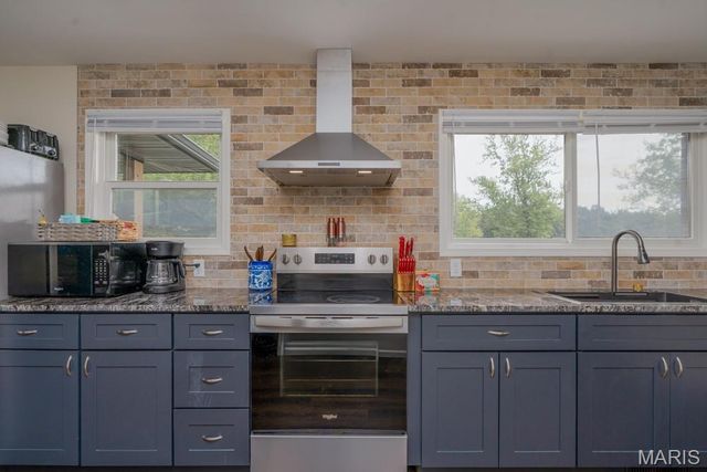 19511 Elder Road, Lebanon, MO 65536