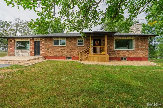 19511 Elder Road, Lebanon, MO 65536