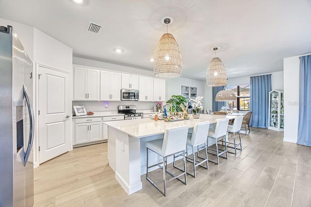 Image 15 of property listing at 10903 TIMBER CREEK DRIVE, Fort Myers, FL 33913