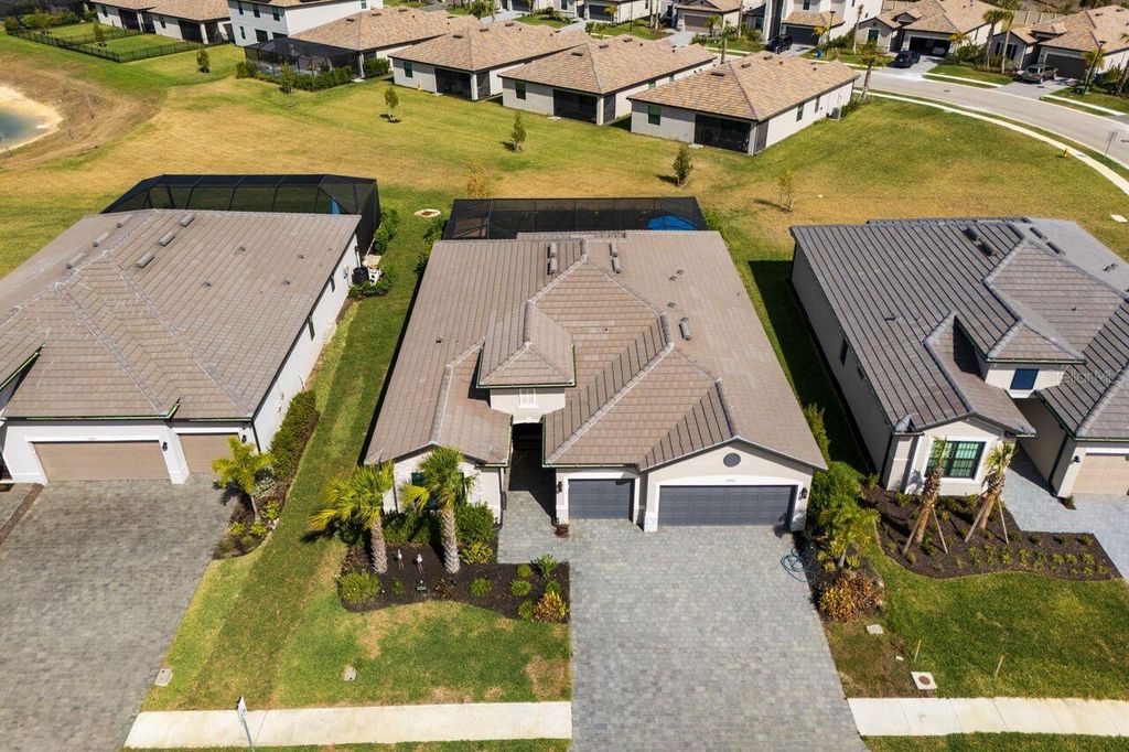 Image 3 of property listing at 10903 TIMBER CREEK DRIVE, Fort Myers, FL 33913