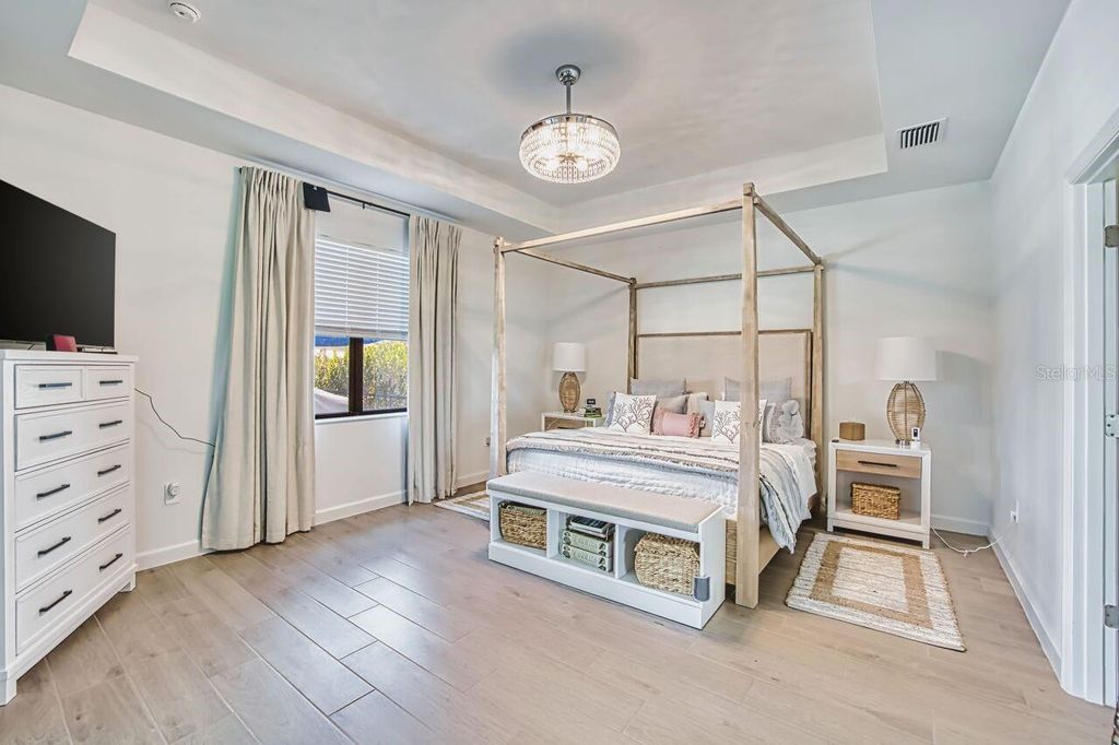 Image 27 of property listing at 10903 TIMBER CREEK DRIVE, Fort Myers, FL 33913