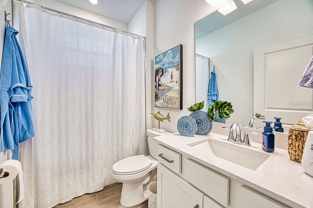 Image 41 of property listing at 10903 TIMBER CREEK DRIVE, Fort Myers, FL 33913