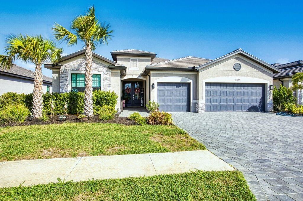 Image 49 of property listing at 10903 TIMBER CREEK DRIVE, Fort Myers, FL 33913