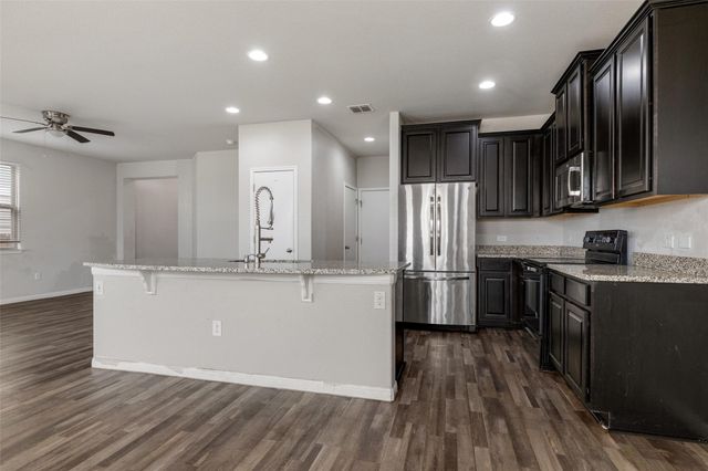 124 Guemal RD, Buda, TX 78610