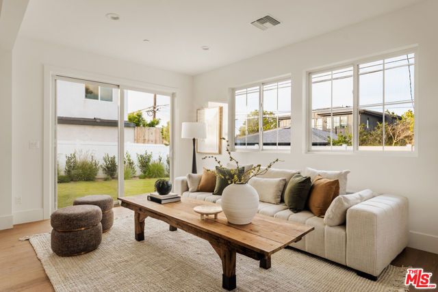 8024 Stewart Avenue, Los Angeles, CA 90045