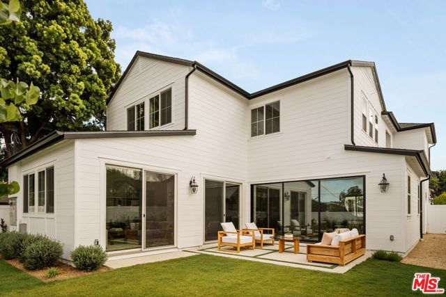 8024 Stewart Avenue, Los Angeles, CA 90045