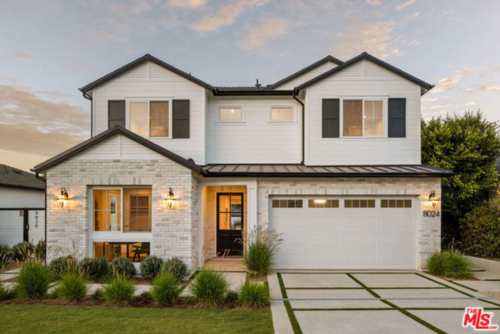 8024 Stewart Avenue, Los Angeles, CA 90045