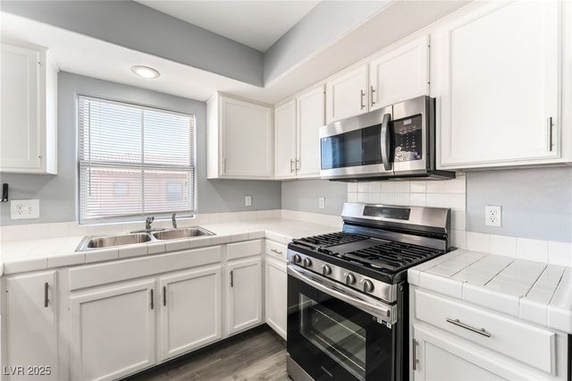 3609 Pintadas Street 202, Las Vegas, NV 89108