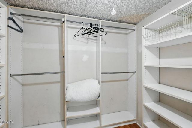 17053 Roscoe Boulevard 6, Northridge, CA 91325