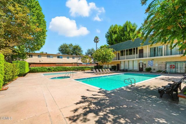 17053 Roscoe Boulevard 6, Northridge, CA 91325