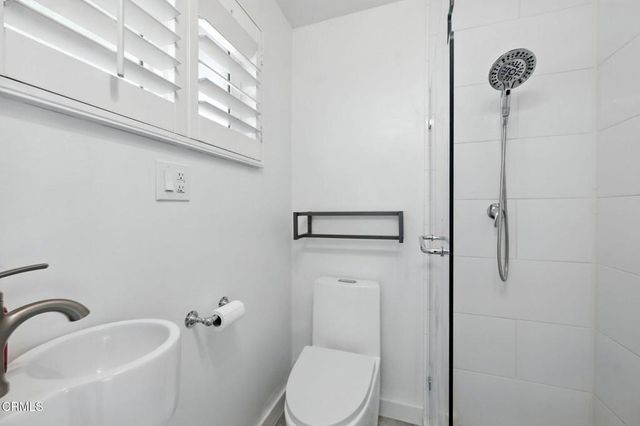 17053 Roscoe Boulevard 6, Northridge, CA 91325