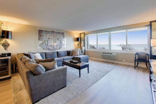 1440 N Lake Shore Drive 5E, Chicago, IL 60610