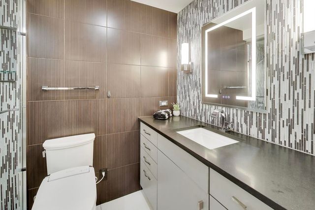 1440 N Lake Shore Drive 5E, Chicago, IL 60610