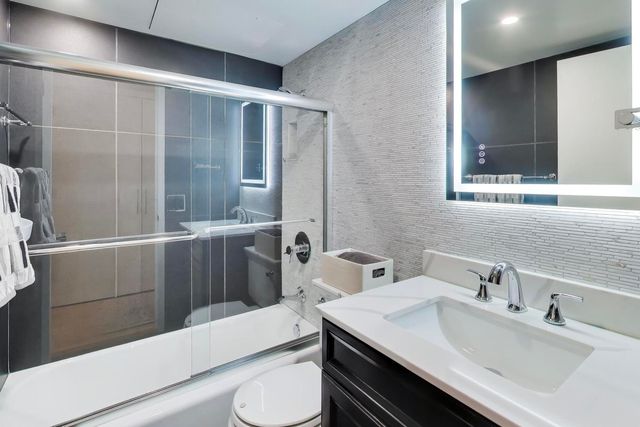 1440 N Lake Shore Drive 5E, Chicago, IL 60610