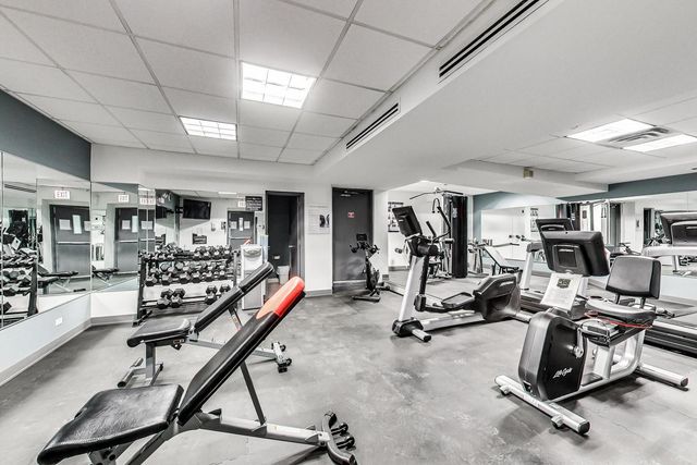 1440 N Lake Shore Drive 5E, Chicago, IL 60610