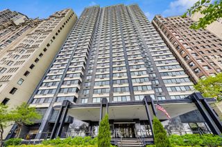 1440 N Lake Shore Drive 5E, Chicago, IL 60610