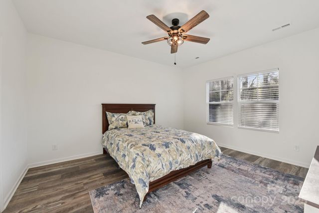 3567 Farmfield Drive, Claremont, NC 28610