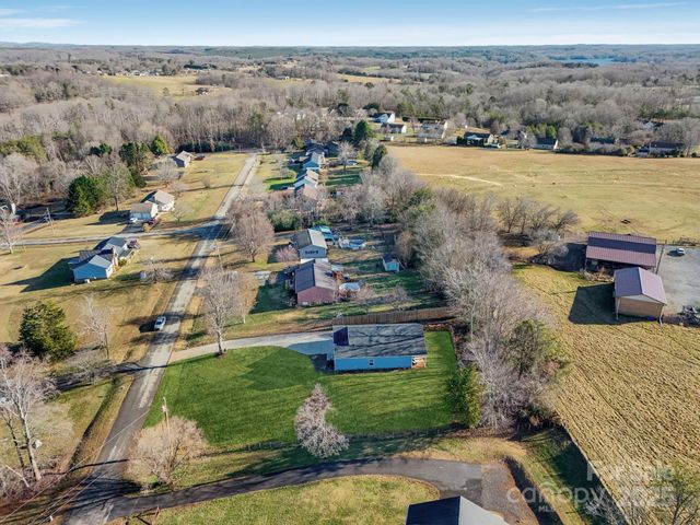 3567 Farmfield Drive, Claremont, NC 28610