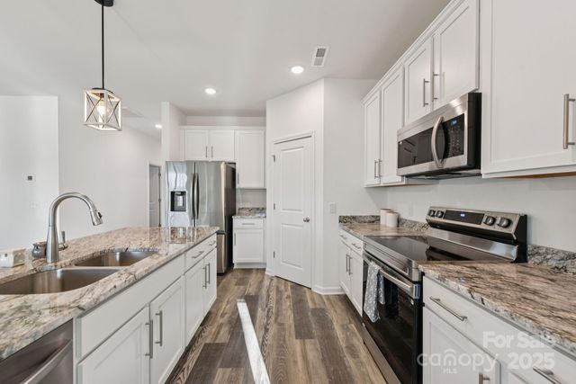 3567 Farmfield Drive, Claremont, NC 28610