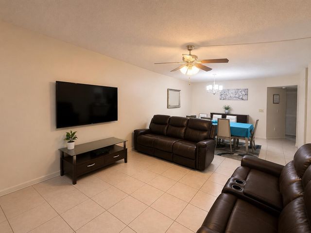 9601 RIVERSIDE Drive A5, Coral Springs, FL 33071