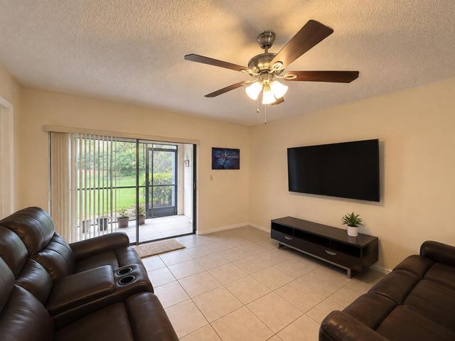 9601 RIVERSIDE Drive A5, Coral Springs, FL 33071