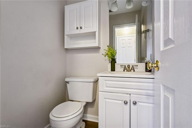 269 Summerlake LN, Newport News, VA 23602