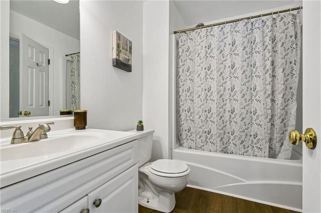 269 Summerlake LN, Newport News, VA 23602