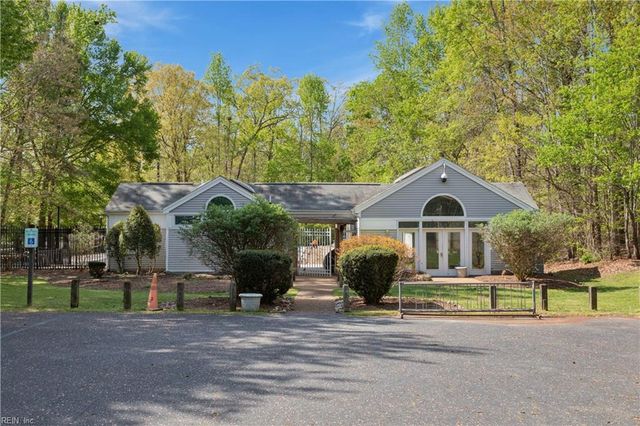 269 Summerlake LN, Newport News, VA 23602