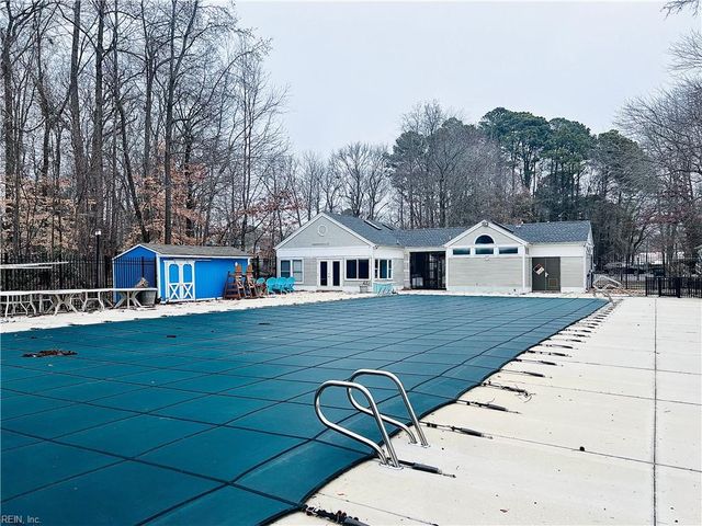 269 Summerlake LN, Newport News, VA 23602