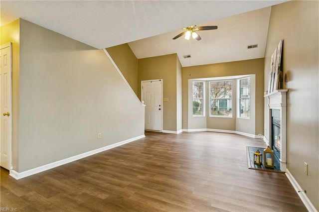 269 Summerlake LN, Newport News, VA 23602