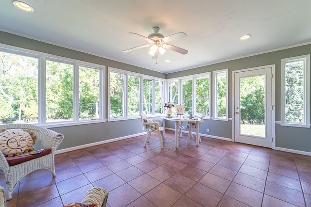 8 Framingham Ln Lane, Pittsford, NY 14534